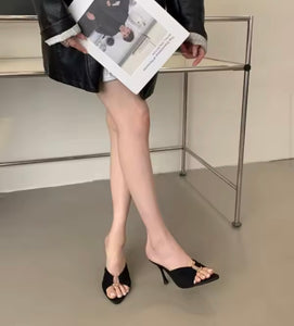 Buckle pointy mules