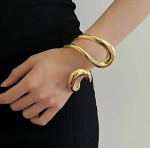 Twist bracelet