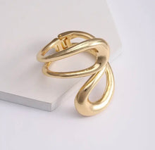 Twist bracelet