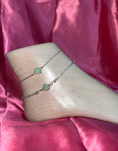 Clover anklet