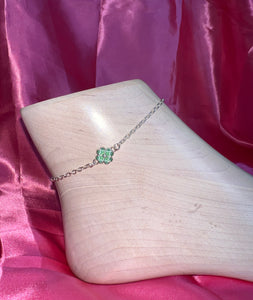 Clover anklet