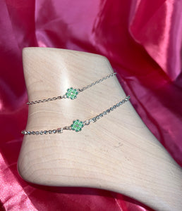 Clover anklet