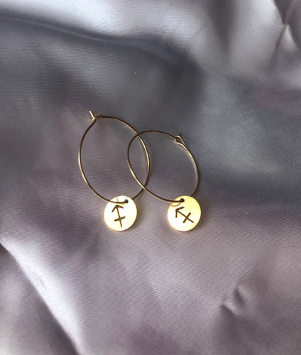 Circle zodiac sign pendant hoops