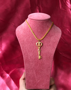 Key pendant necklace