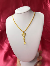 Key pendant necklace