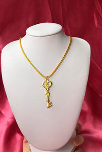 Key pendant necklace