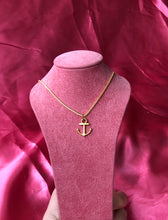 Anchor pendant necklace